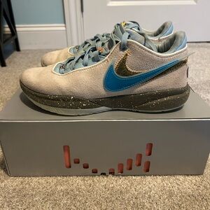 Men’s Nike LeBron 20